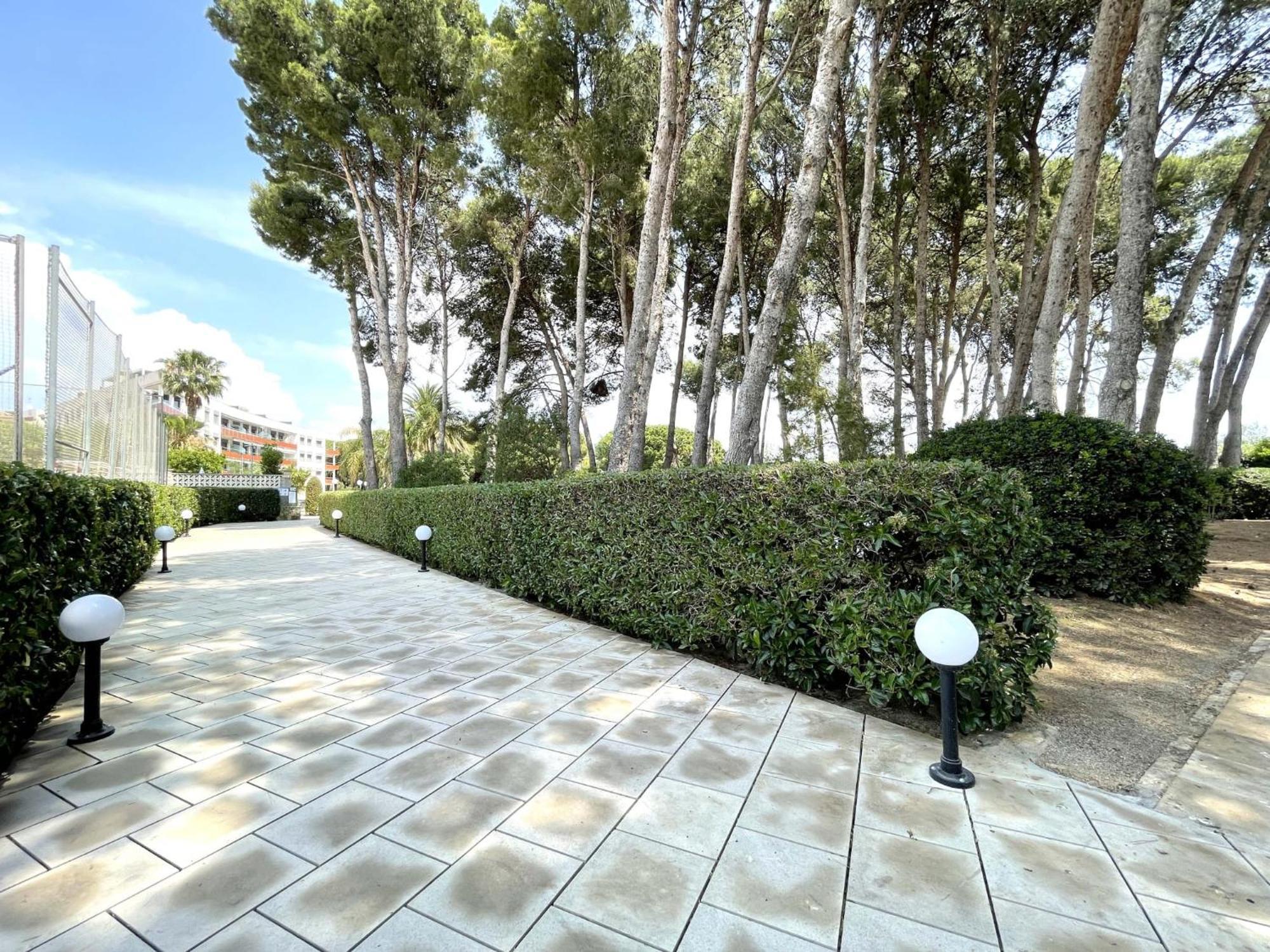 Luxurycambrils Resort&Spa Bagian luar foto