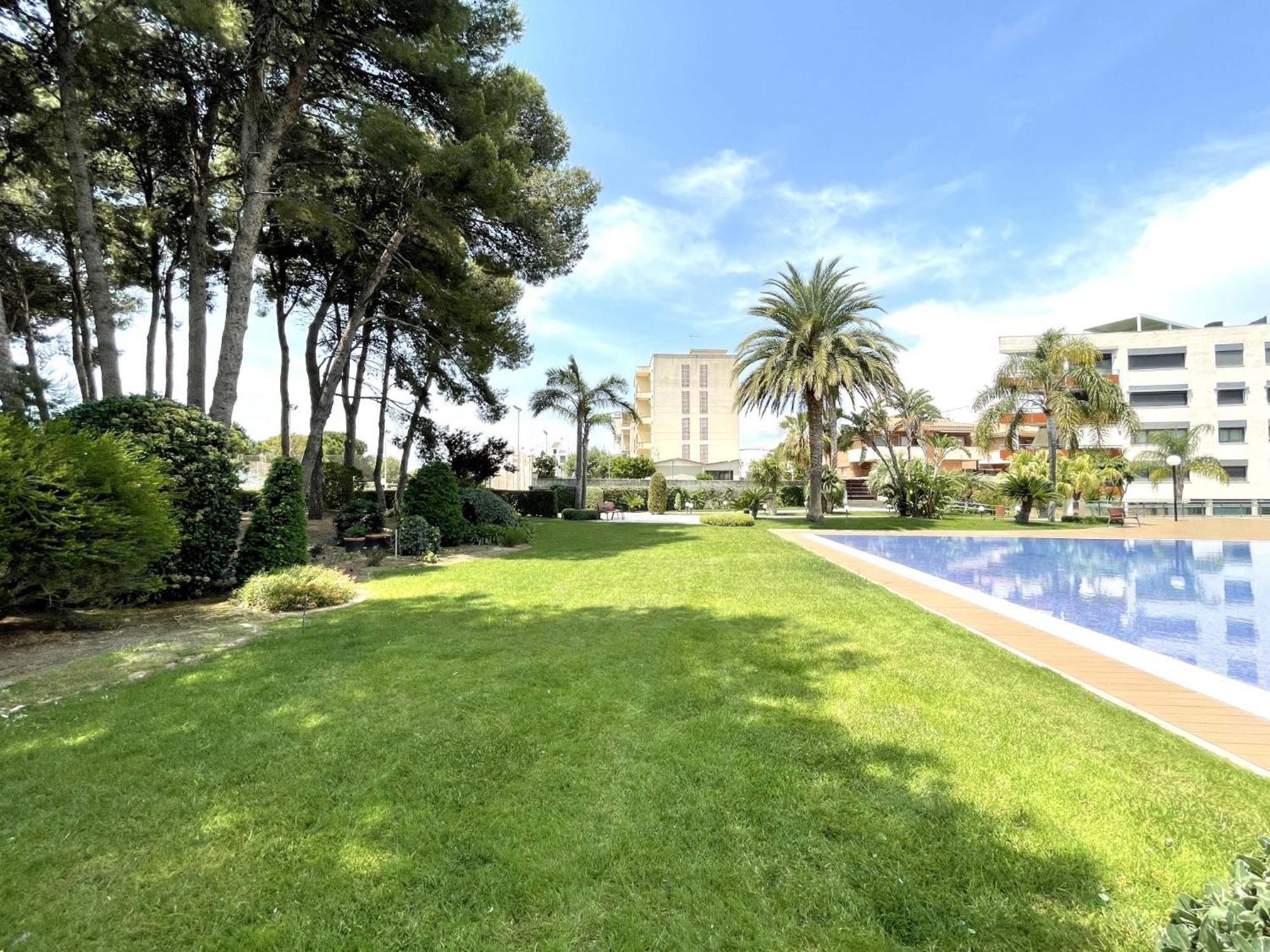 Luxurycambrils Resort&Spa Bagian luar foto